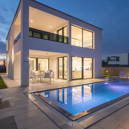 Luxury Villa Weiss - Malinska - Heated Pool - Central Floor Heating In Winter Extérieur photo