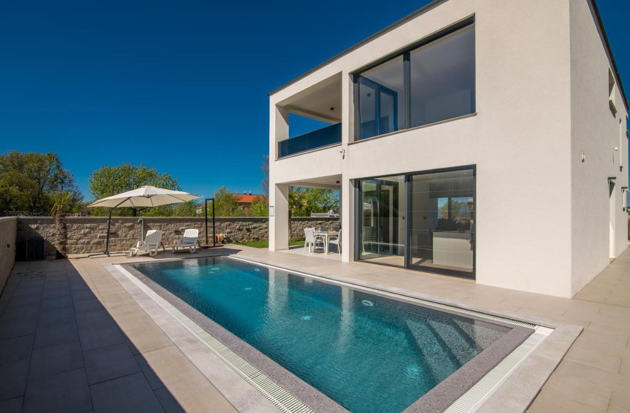 Luxury Villa Weiss - Malinska - Heated Pool - Central Floor Heating In Winter Extérieur photo