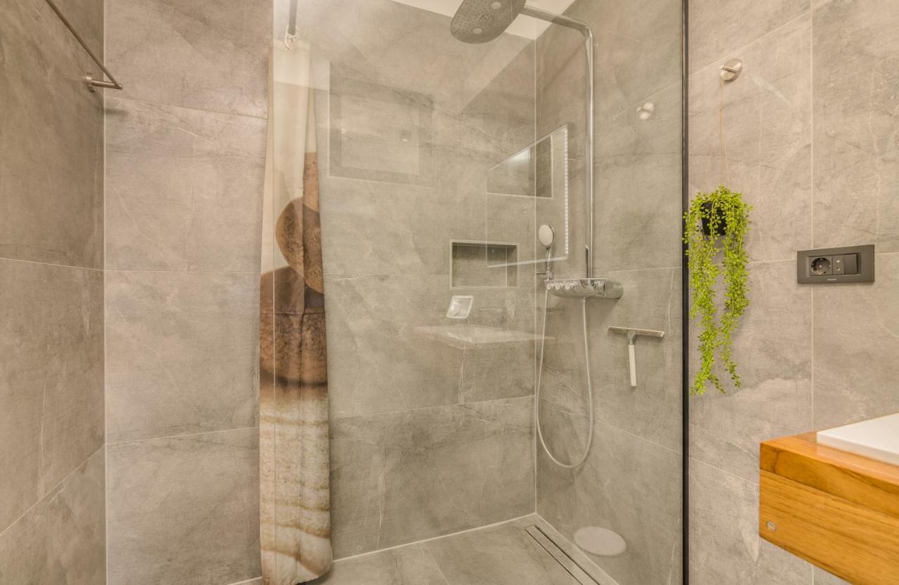 Luxury Villa Weiss - Malinska - Heated Pool - Central Floor Heating In Winter Extérieur photo