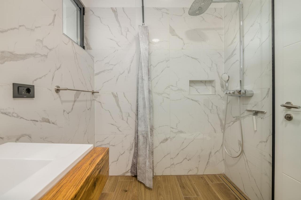 Luxury Villa Weiss - Malinska - Heated Pool - Central Floor Heating In Winter Extérieur photo