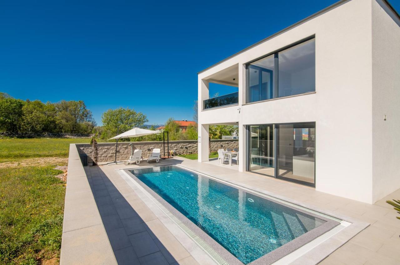 Luxury Villa Weiss - Malinska - Heated Pool - Central Floor Heating In Winter Extérieur photo