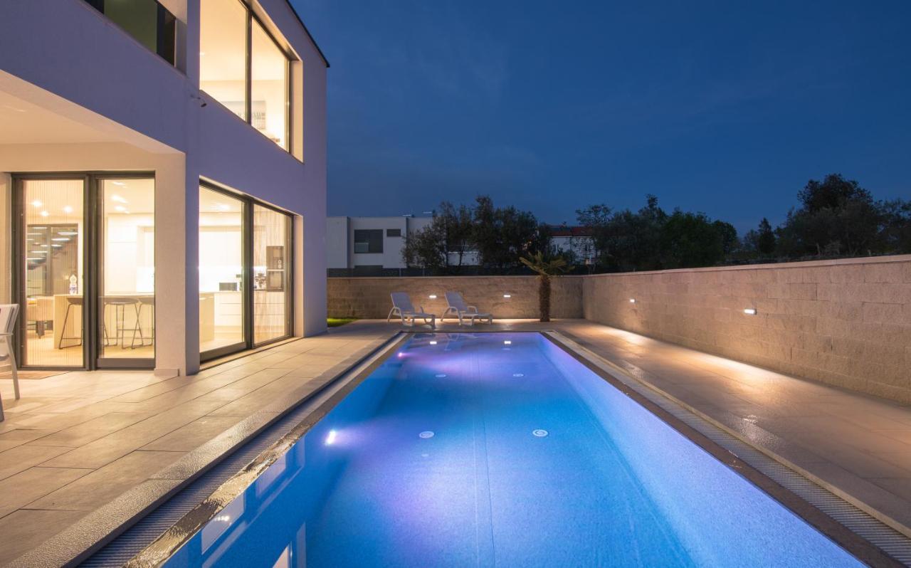 Luxury Villa Weiss - Malinska - Heated Pool - Central Floor Heating In Winter Extérieur photo