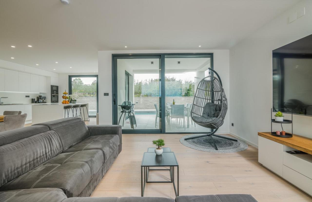Luxury Villa Weiss - Malinska - Heated Pool - Central Floor Heating In Winter Extérieur photo