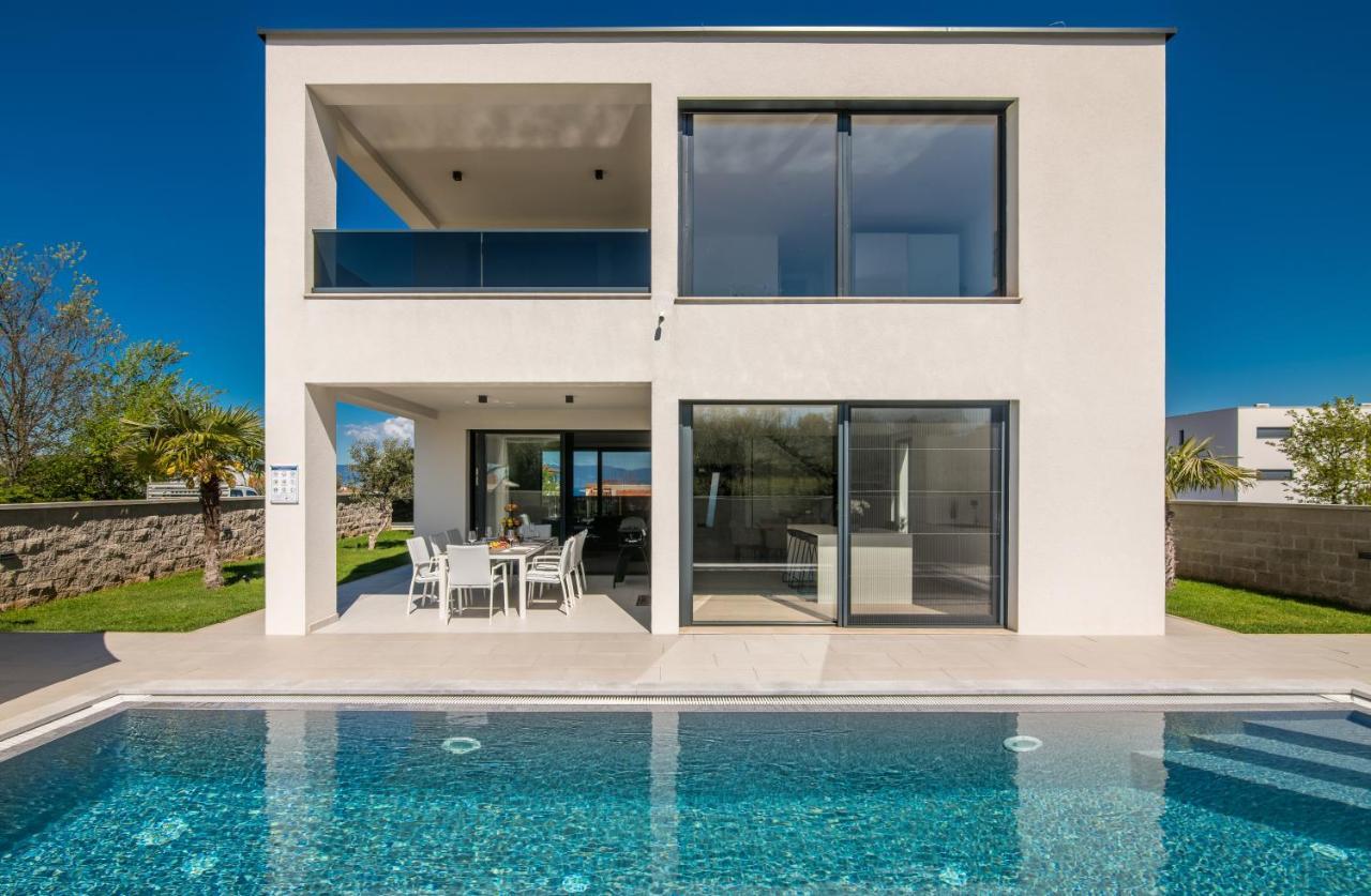 Luxury Villa Weiss - Malinska - Heated Pool - Central Floor Heating In Winter Extérieur photo