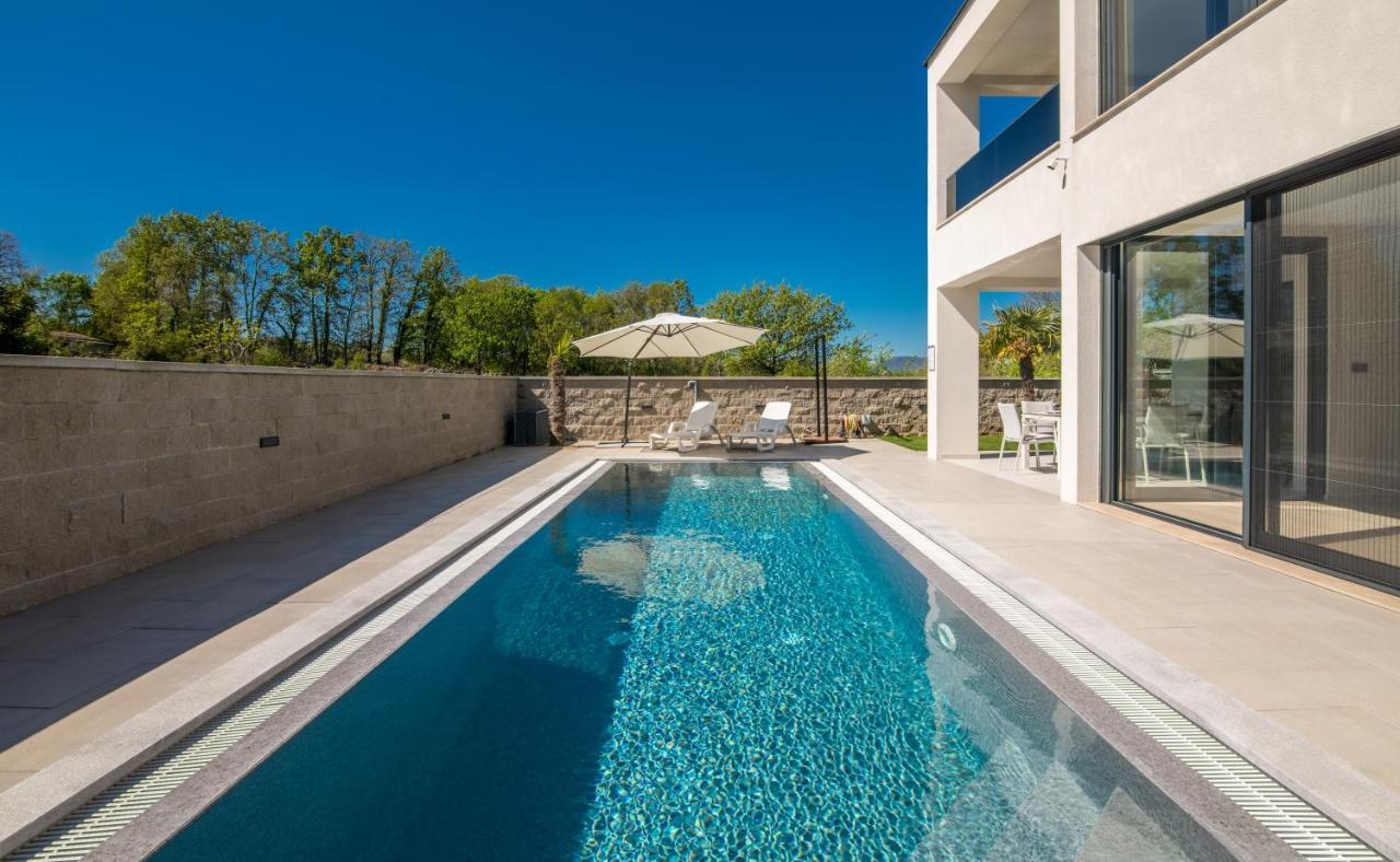 Luxury Villa Weiss - Malinska - Heated Pool - Central Floor Heating In Winter Extérieur photo
