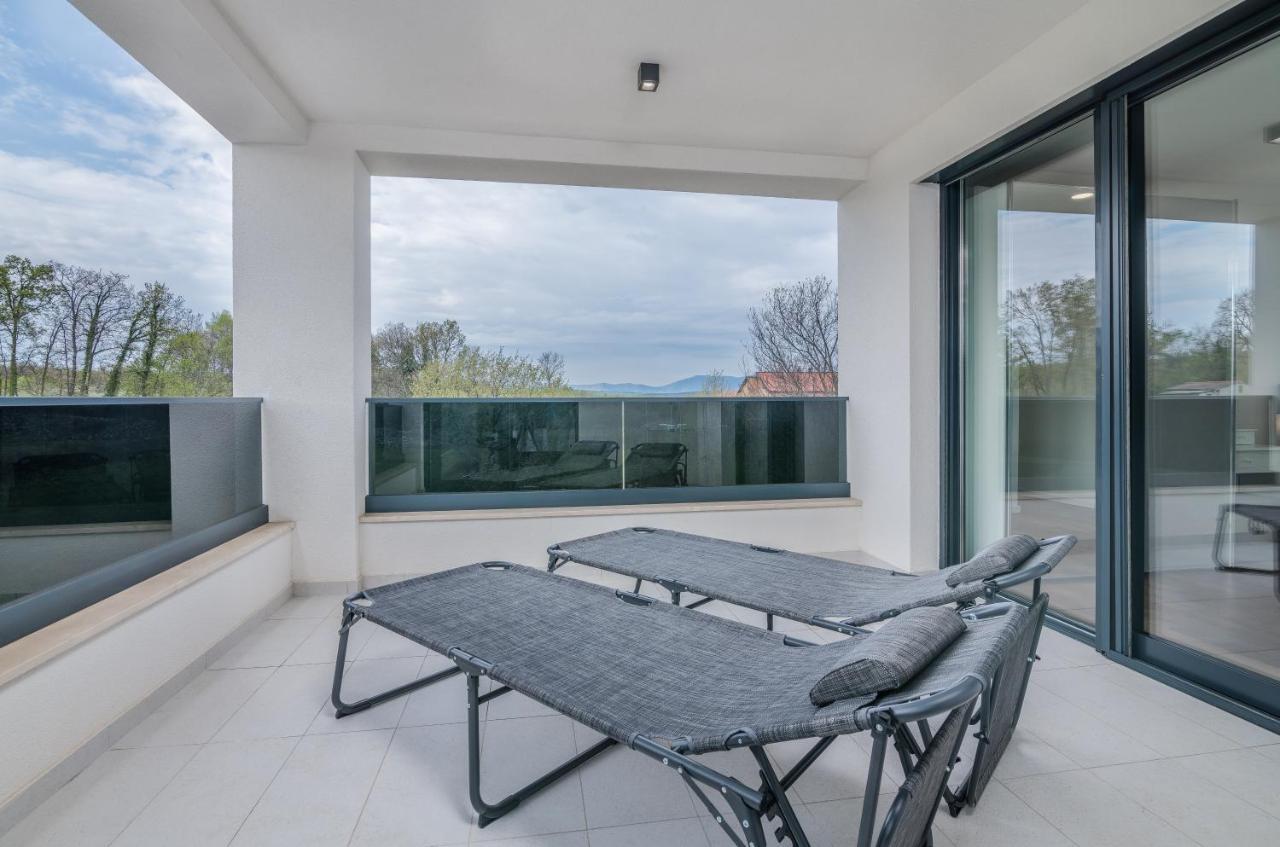 Luxury Villa Weiss - Malinska - Heated Pool - Central Floor Heating In Winter Extérieur photo
