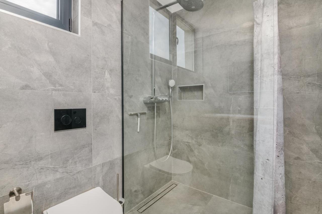 Luxury Villa Weiss - Malinska - Heated Pool - Central Floor Heating In Winter Extérieur photo